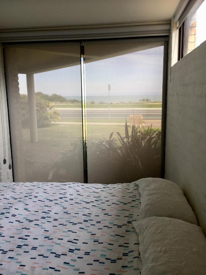 Max'S Beachside Holiday Home Торки Экстерьер фото
